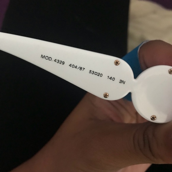 Authentic Versace sunglasses w/ logo on side - Picture 7 of 8